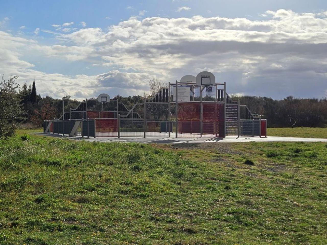 Gite La Joliette Et Le Chesnaie Grillon Bagian luar foto